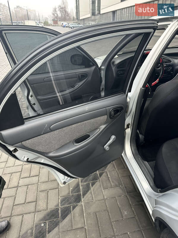 Седан ЗАЗ Lanos 2010 в Днепре