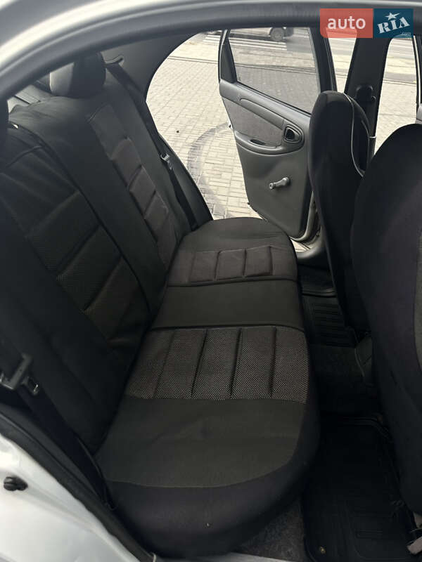 Седан ЗАЗ Lanos 2010 в Днепре