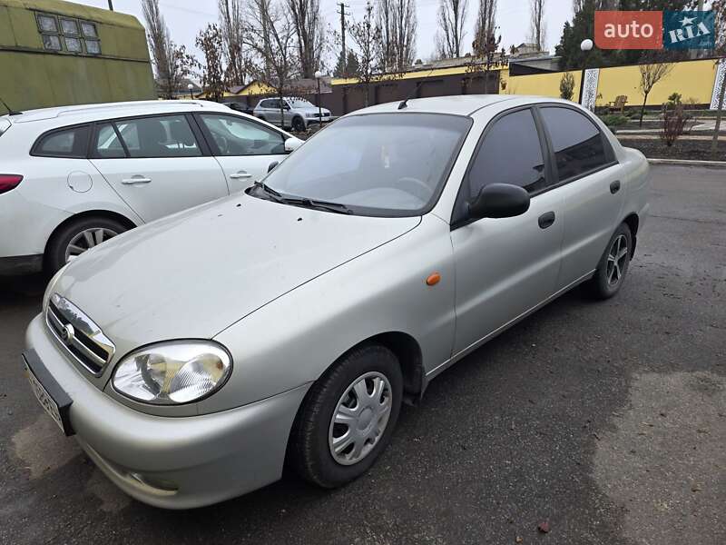 Седан ЗАЗ Lanos 2010 в Новомосковске