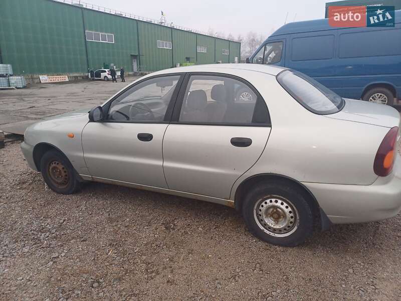 Седан ЗАЗ Lanos 2010 в Киеве