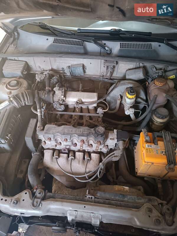 Седан ЗАЗ Lanos 2005 в Волочиске