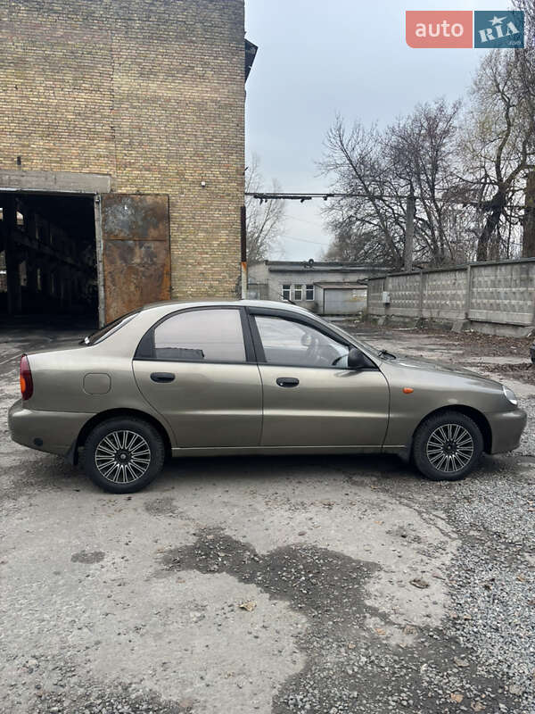 Седан ЗАЗ Lanos 2011 в Киеве