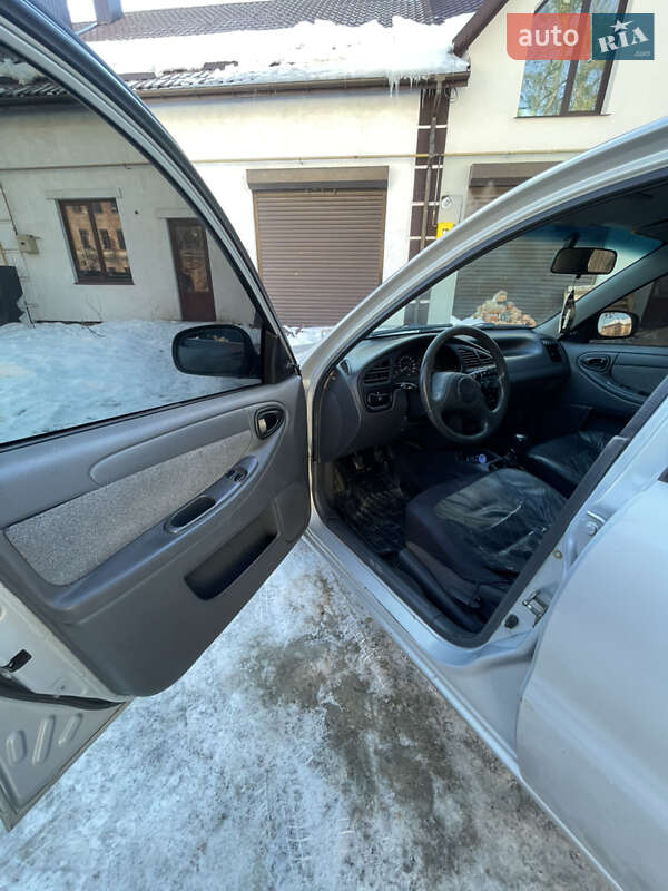 Седан ЗАЗ Lanos 2011 в Славуті