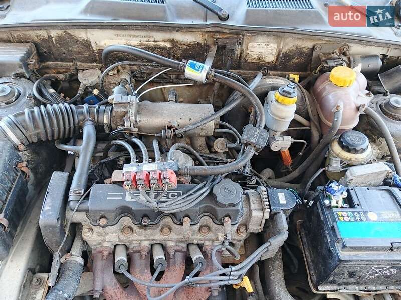 Седан ЗАЗ Lanos 2010 в Буче