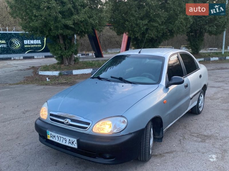 Седан ЗАЗ Lanos 2005 в Озерному