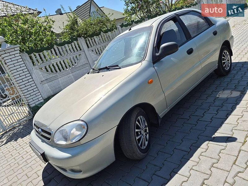 Седан ЗАЗ Lanos 2010 в Черновцах