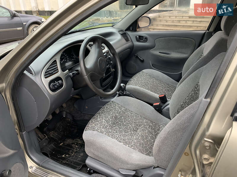 Седан ЗАЗ Sens 2011 в Славуті