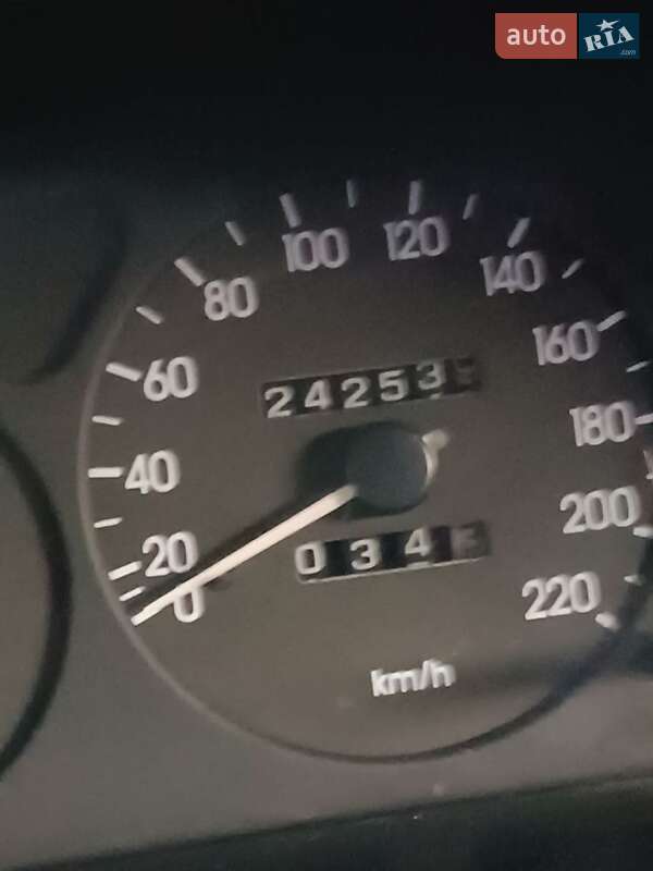 Седан ЗАЗ Sens 2013 в Чернівцях