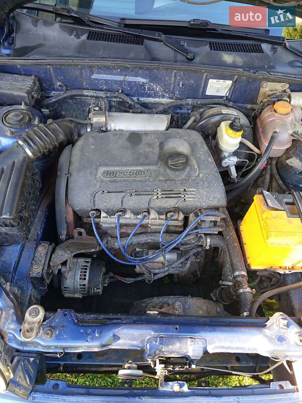 Седан ЗАЗ Sens 2010 в Східниці