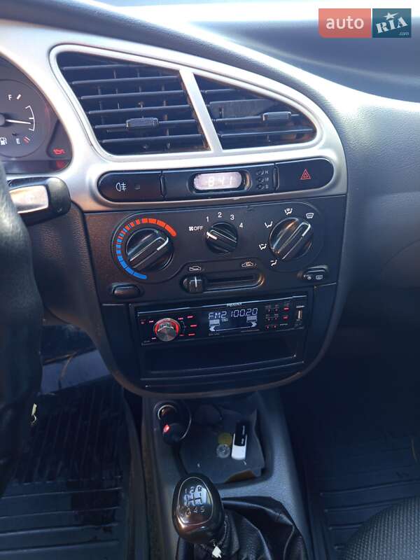 Седан ЗАЗ Sens 2010 в Східниці