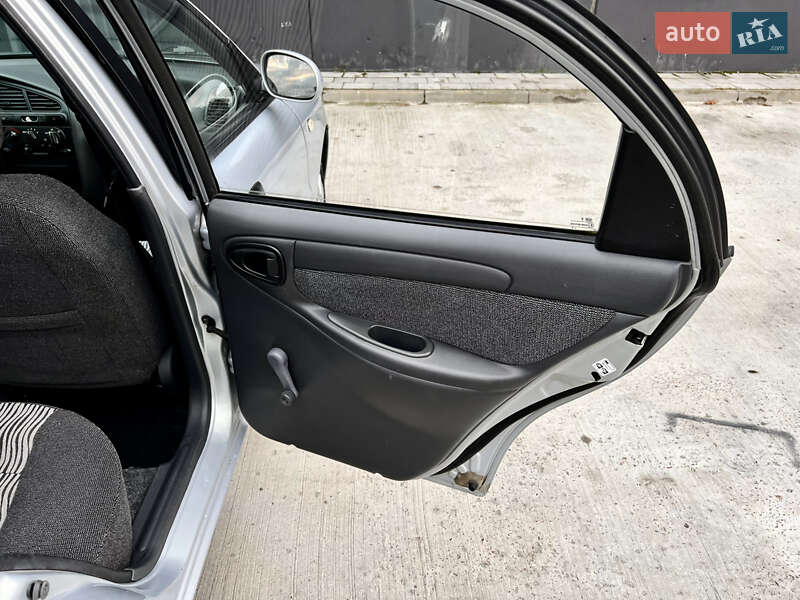 Седан ЗАЗ Sens 2013 в Киеве