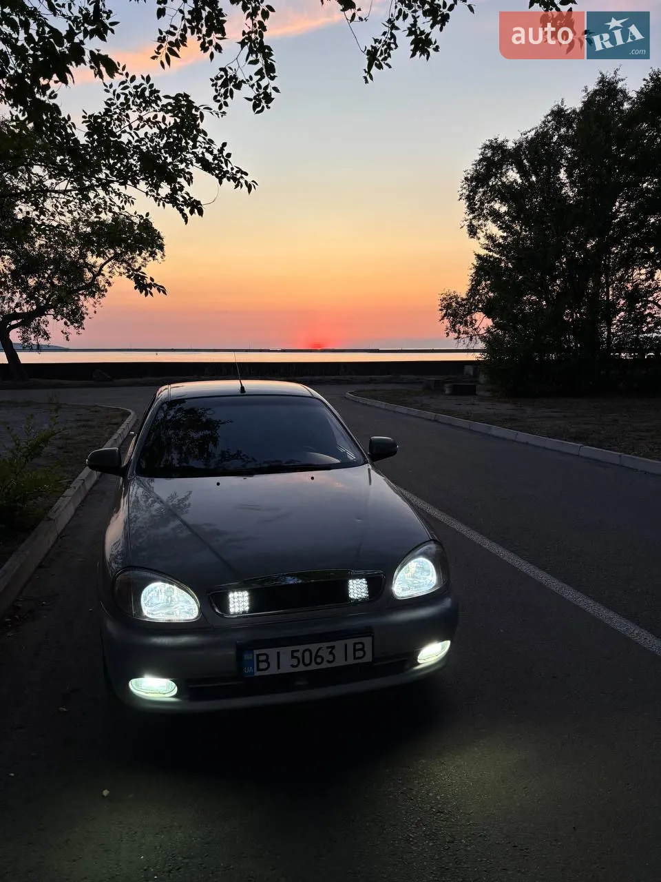 Продам daewoo sens 2017р.
Другий власник. Сигналізація sherif + центральний, передні склопідйомники, доводчики, кондиціонер заправлений, та повністю робочий.
 Світло Michi, протитуманки ксенон гарні. Тонування американка. 
Только переоформление!
Газ/бенз газ 4 покоління
Новий редуктор  оригінал Tomasetto газова система Barrakuda 
Магнітола pioner передні колонки jvs задні sony (нові)
По двіжку питань немає
нові провода, та свічки.
Счеплення нове Valio
2комплекта килимків, зимові(резинові) та літні Eva
Підсвітка салону
По електриці все повністю працює
Приїжджайте дивіться
Ще багато чого писати авто, пишіть або задавайте питання по телефону
Перекуп прохання не турбувати.