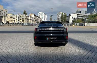 Внедорожник / Кроссовер Zeekr 001 2024 в 