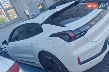 Внедорожник / Кроссовер Zeekr 001 2022 в 
