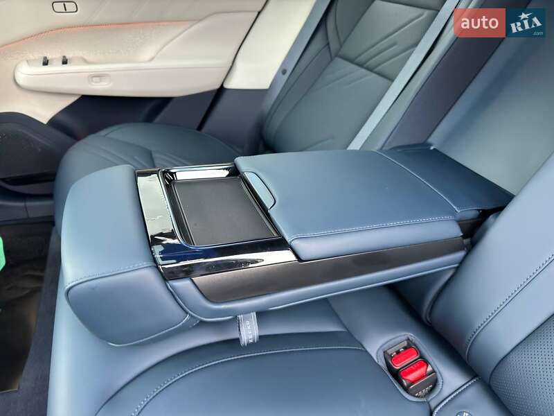 Внедорожник / Кроссовер Zeekr 001 2024 в Ивано-Франковске