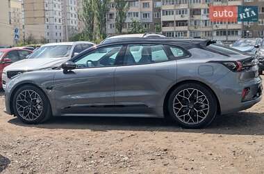 Позашляховик / Кросовер Zeekr 001 2024 в 