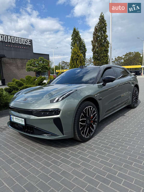 Zeekr 001 2024