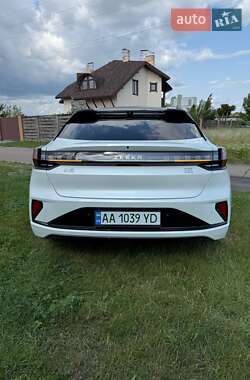Внедорожник / Кроссовер Zeekr 001 2024 в 