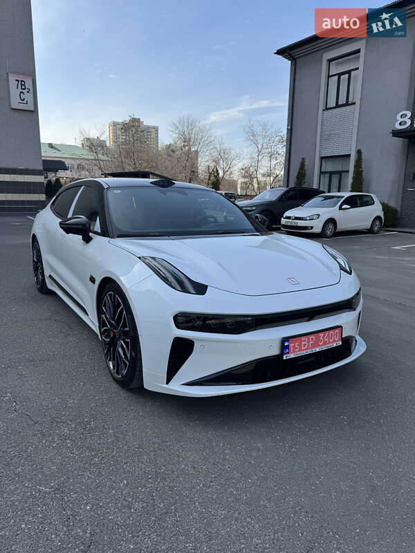 Внедорожник / Кроссовер Zeekr 001 2024 в Каменец-Подольском