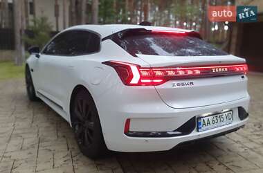 Внедорожник / Кроссовер Zeekr 001 2022 в 