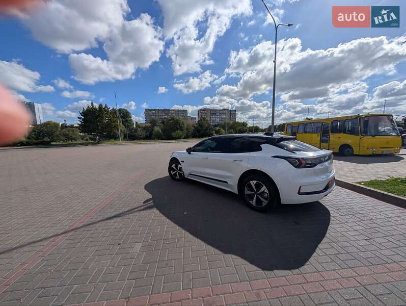 Внедорожник / Кроссовер Zeekr 001 2024 в Киеве