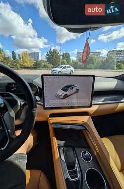 Внедорожник / Кроссовер Zeekr 001 2024 в 