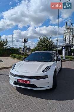 Внедорожник / Кроссовер Zeekr 001 2024 в 