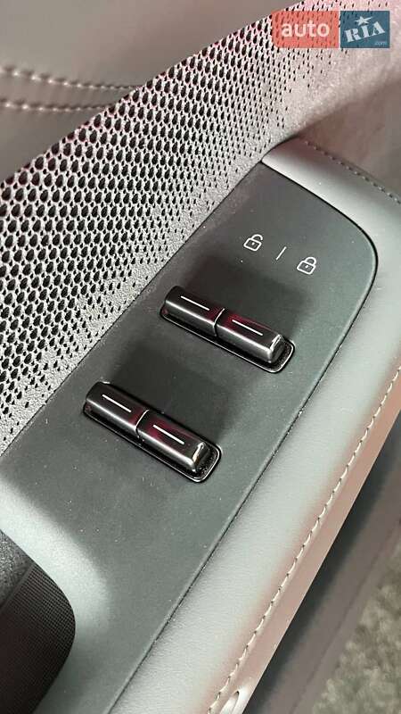 Позашляховик / Кросовер Zeekr 001 2024 в Дніпрі