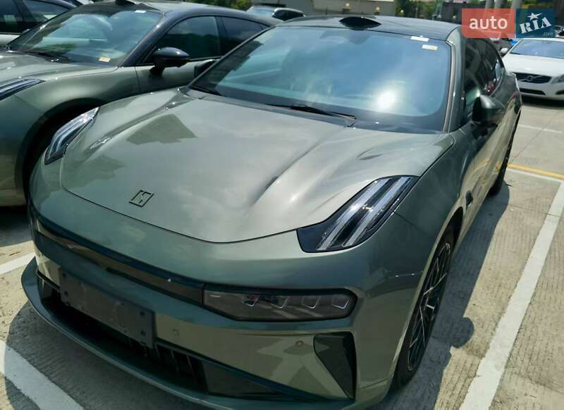 Zeekr 001 2024