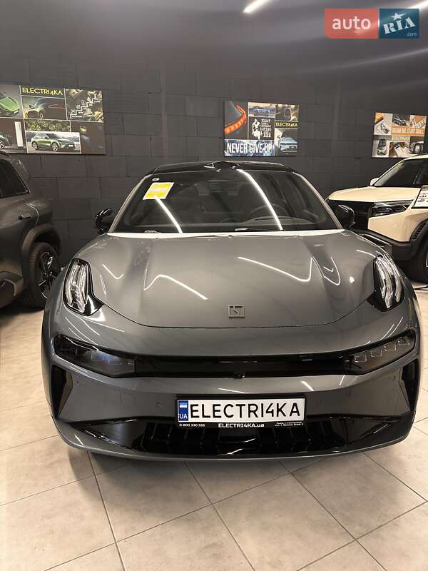 Zeekr 001 2025