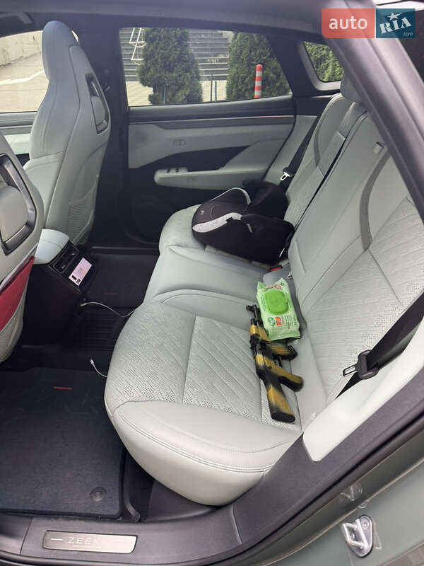 Позашляховик / Кросовер Zeekr 001 2024 в Києві фото 12 Позашляховик / Кросовер Zeekr 001 2024 в Києві