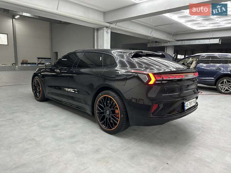 Позашляховик / Кросовер Zeekr 001 2024 в Дніпрі