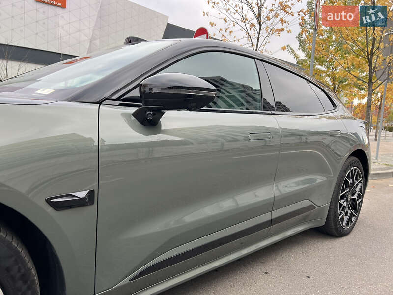 Позашляховик / Кросовер Zeekr 001 2024 в Києві