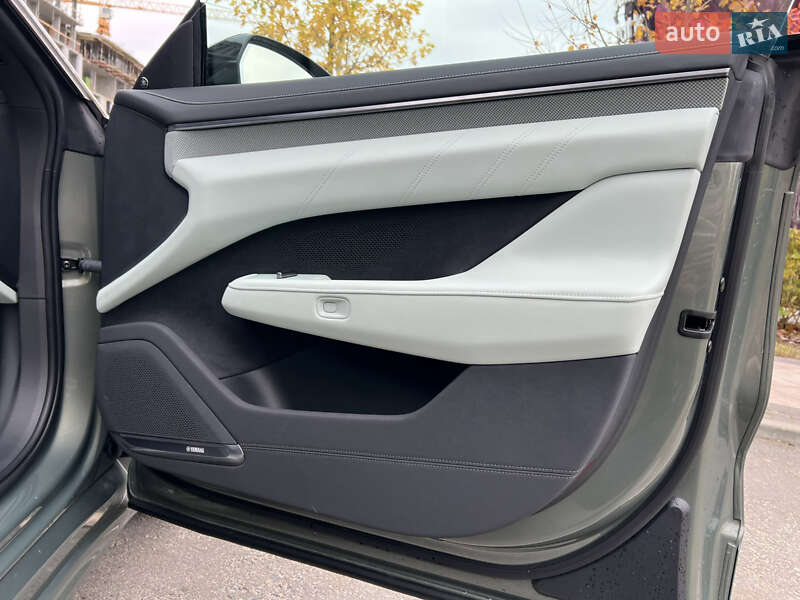 Позашляховик / Кросовер Zeekr 001 2024 в Києві