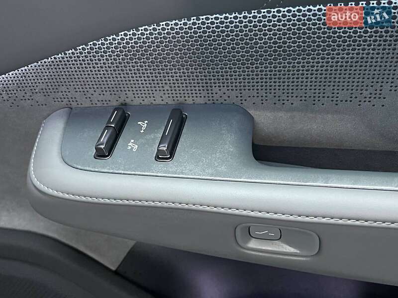 Внедорожник / Кроссовер Zeekr 001 2024 в Киеве