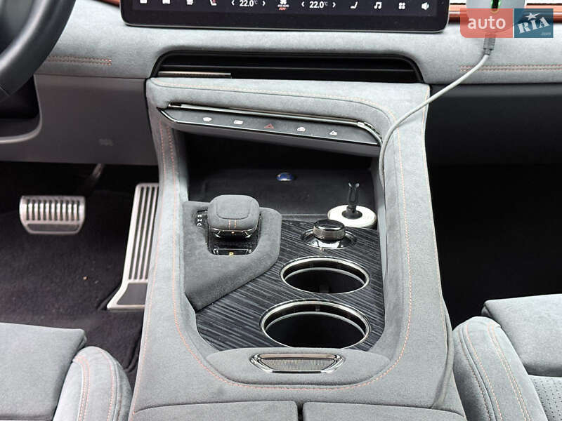 Внедорожник / Кроссовер Zeekr 001 2023 в Черновцах