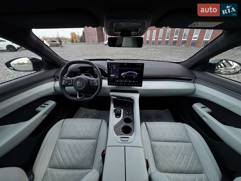 Позашляховик / Кросовер Zeekr 001 2024 в Дніпрі