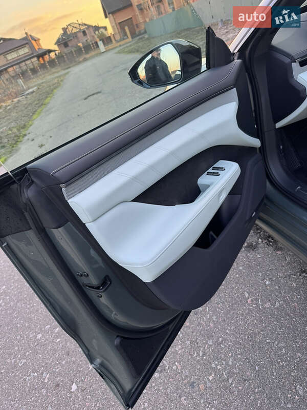 Внедорожник / Кроссовер Zeekr 001 2024 в Киеве