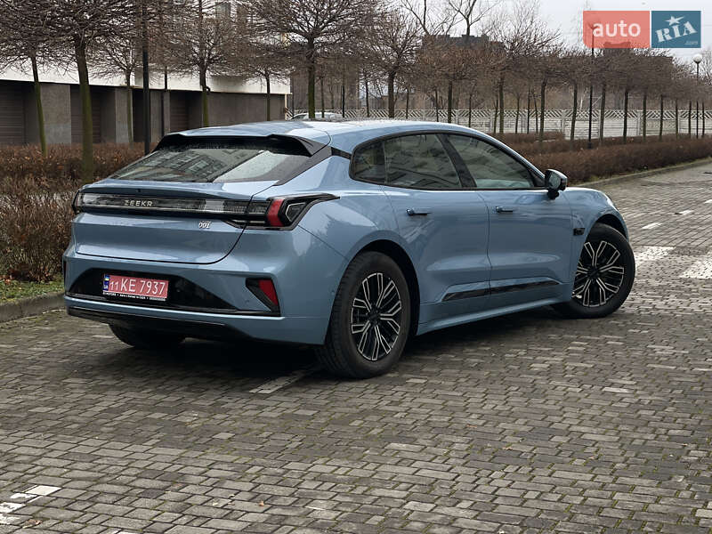 Внедорожник / Кроссовер Zeekr 001 2025 в Ивано-Франковске