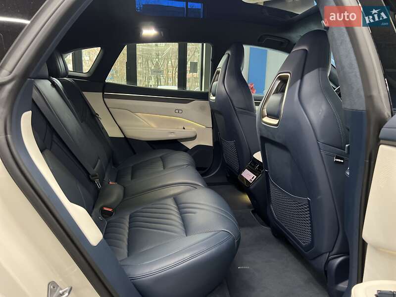 Позашляховик / Кросовер Zeekr 001 2024 в Дніпрі