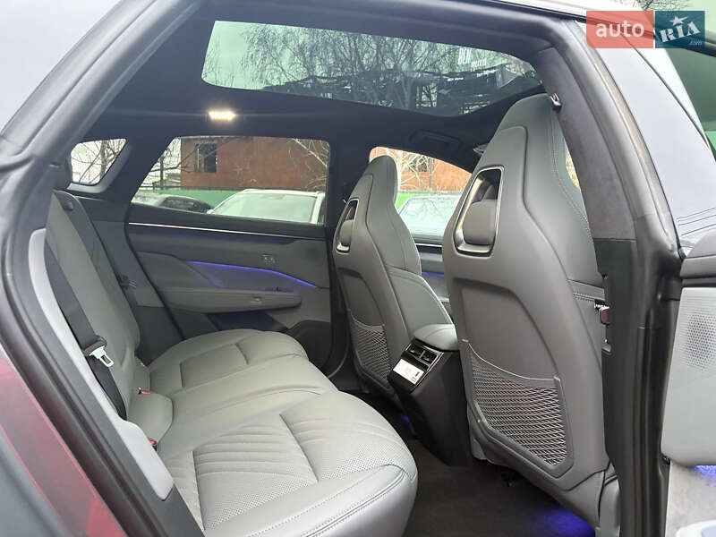 Внедорожник / Кроссовер Zeekr 001 2025 в Киеве