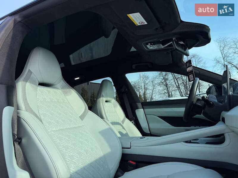 Внедорожник / Кроссовер Zeekr 001 2024 в Каменец-Подольском