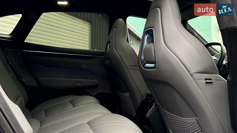 Позашляховик / Кросовер Zeekr 001 2024 в Києві