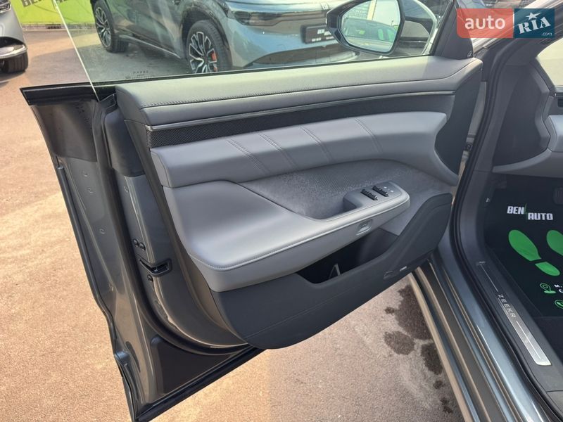 Внедорожник / Кроссовер Zeekr 001 2025 в Киеве