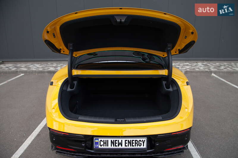 Седан Zeekr 007 2024 в Киеве