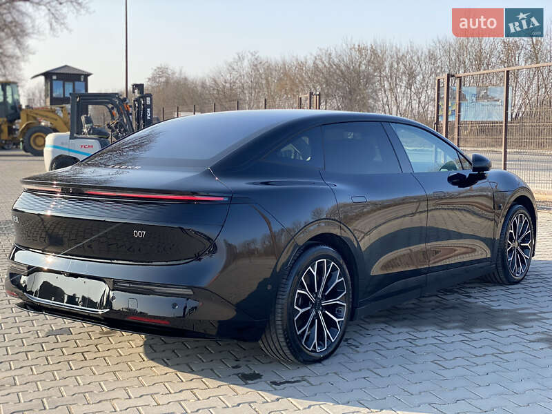 Седан Zeekr 007 2024 в Тернополе