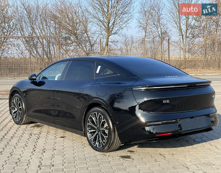 Седан Zeekr 007 2024 в Тернополе