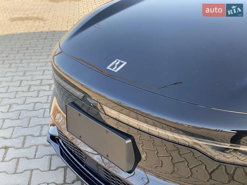 Седан Zeekr 007 2024 в Тернополе