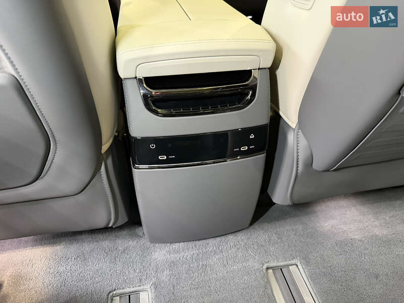 Мінівен Zeekr 009 2024 в Києві