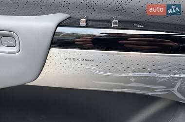 Позашляховик / Кросовер Zeekr 7X 2025 в 